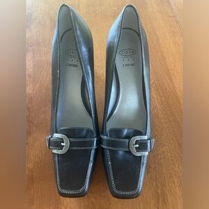 Joan & David Circa Comfort 365  Black Pumps Heels Size 9M